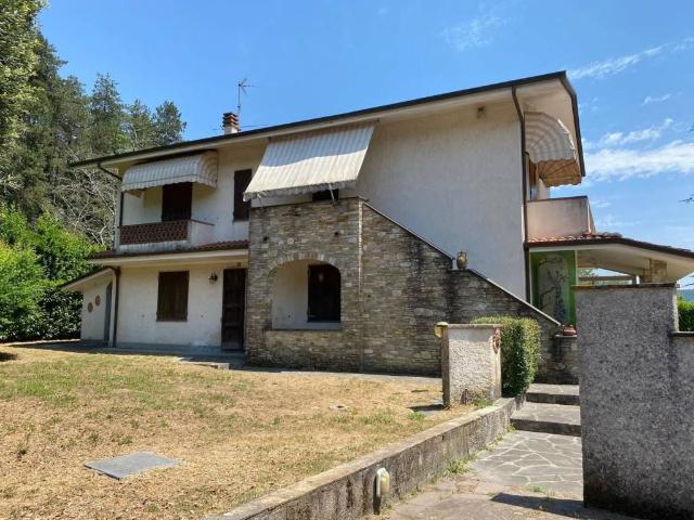 Villa in vendita a Camaiore LU