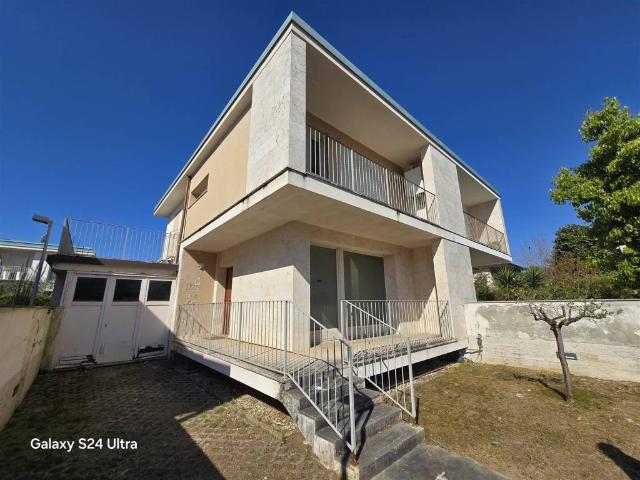 Villa in vendita a Camaiore LU