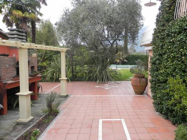 Villa in vendita a Camaiore LU
