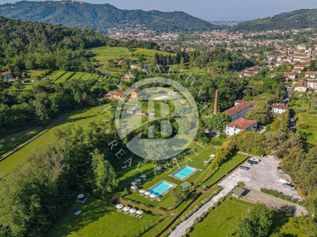 Villa in vendita a Camaiore LU