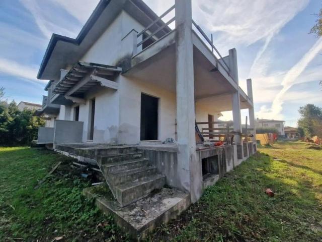 Villa in vendita a Camaiore LU