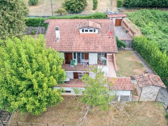 Villa in vendita a Camaiore LU