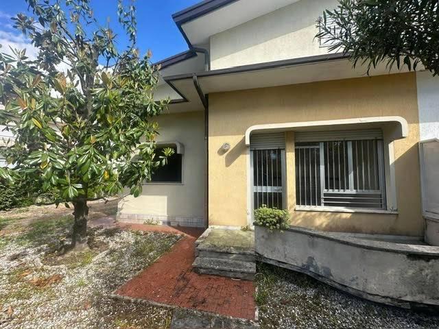 Villa in vendita a Camaiore LU