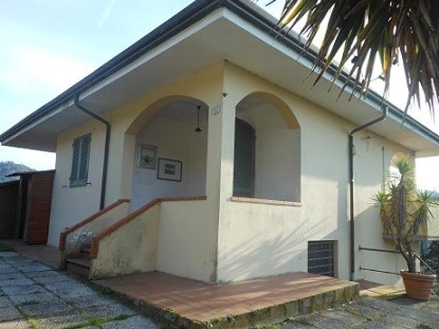 VILLA in VENDITA a CAMAIORE Marignana di 11 vani