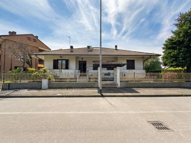 Villa in vendita a Cambiago MI
