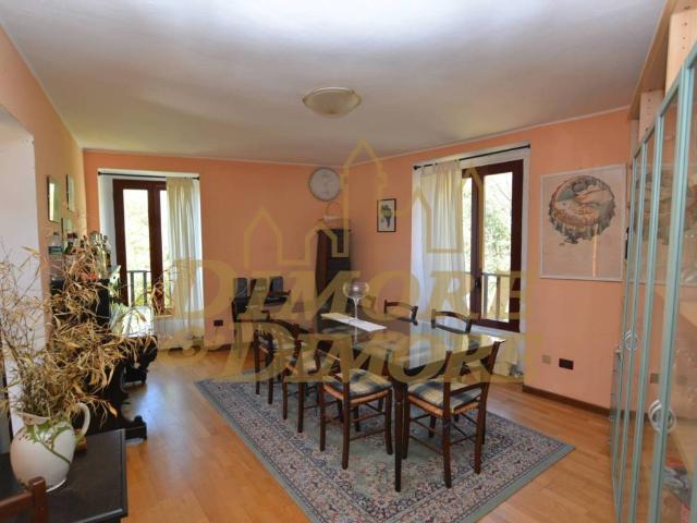 Villa in vendita a Cambiasca VB