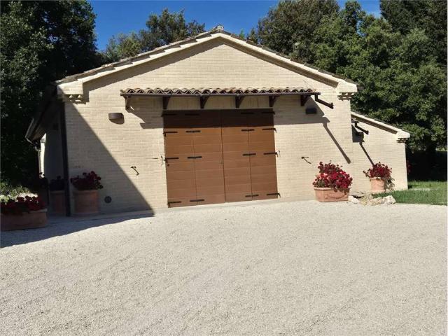 Villa in vendita a Camerano AN