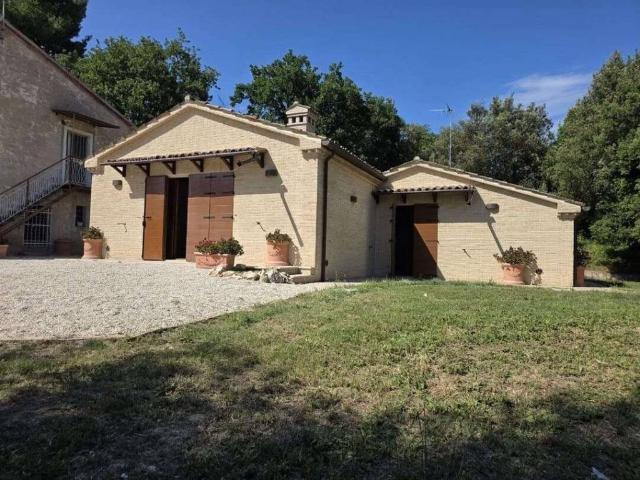 Villa in vendita a Camerano AN