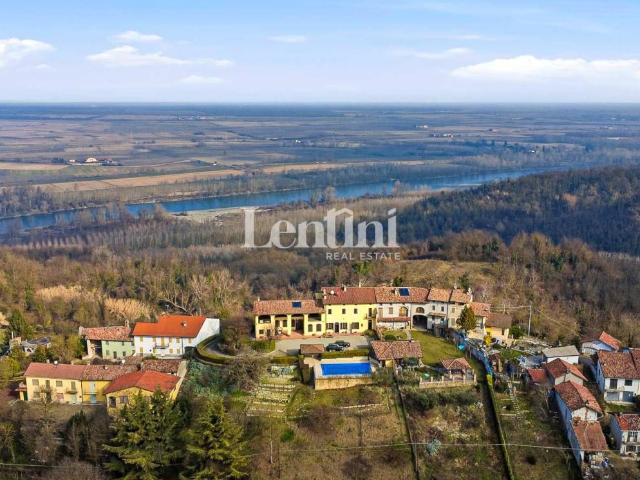 Villa in vendita a Camino AL