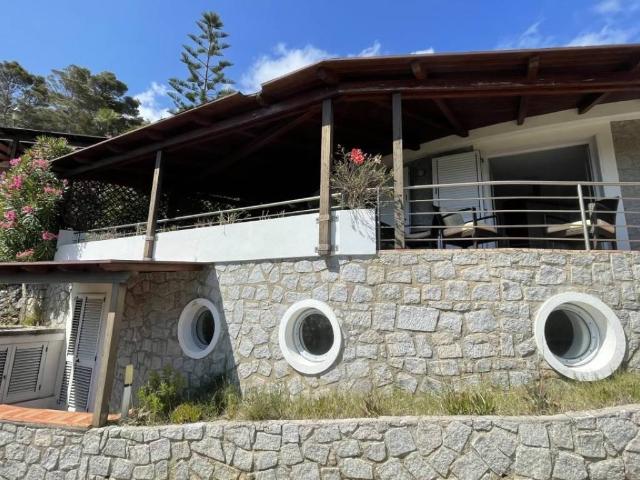 Villa in vendita a Campo nell'Elba LI