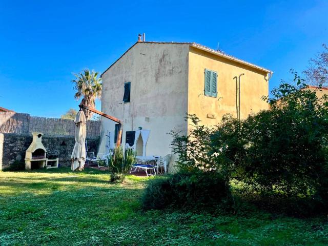 Villa in vendita a Campo nell'Elba LI