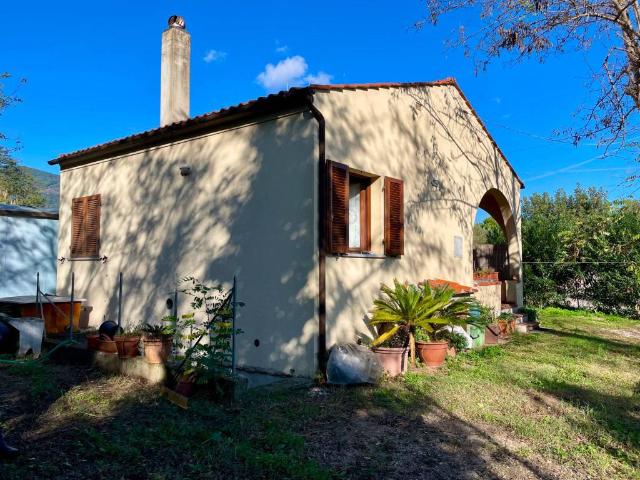 Villa in vendita a Campo nell'Elba LI