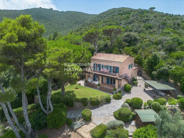 Villa in vendita a Campo nell'Elba LI