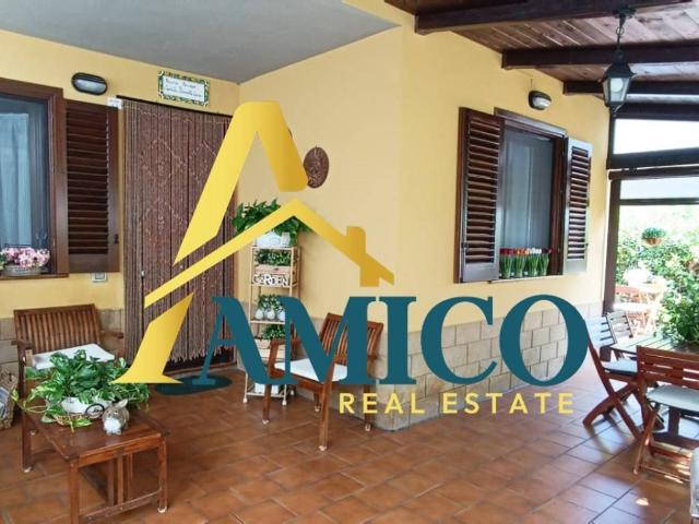 Villa in vendita a Campofelice di Roccella PA