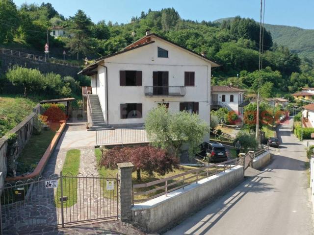Villa in vendita a Camporgiano LU