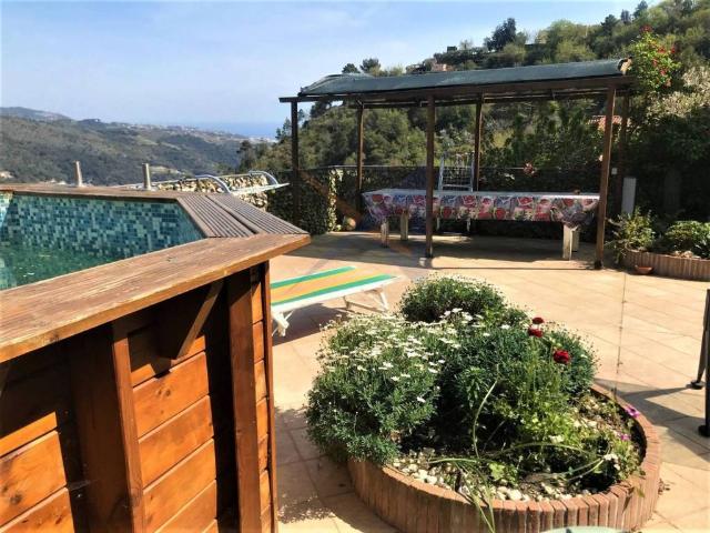 Villa in vendita a Camporosso IM