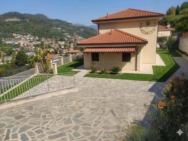 Villa in vendita a Camporosso IM