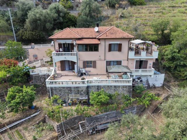 Villa in vendita a Camporosso IM