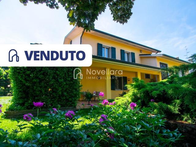 VILLA in VENDITA a CAMPAGNOLA EMILIA di 10 vani