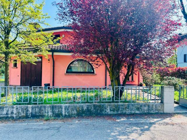 Villa in vendita a Campagnola Emilia RE