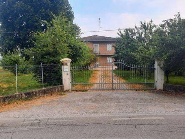 Villa in vendita a Campagnola Emilia RE