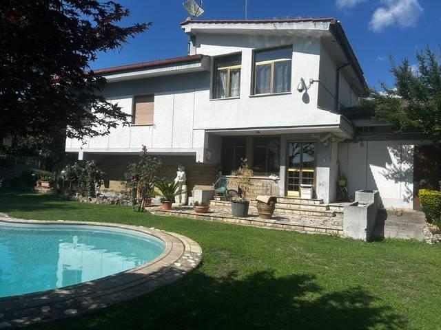 Villa in vendita a Campagnano di Roma RM