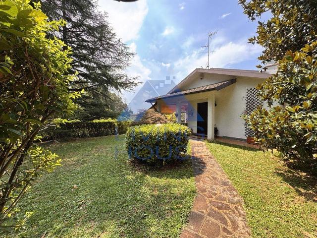 Villa in vendita a Camparada MB