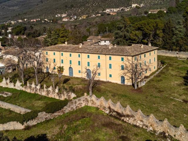 Villa in vendita a Campello sul Clitunno PG