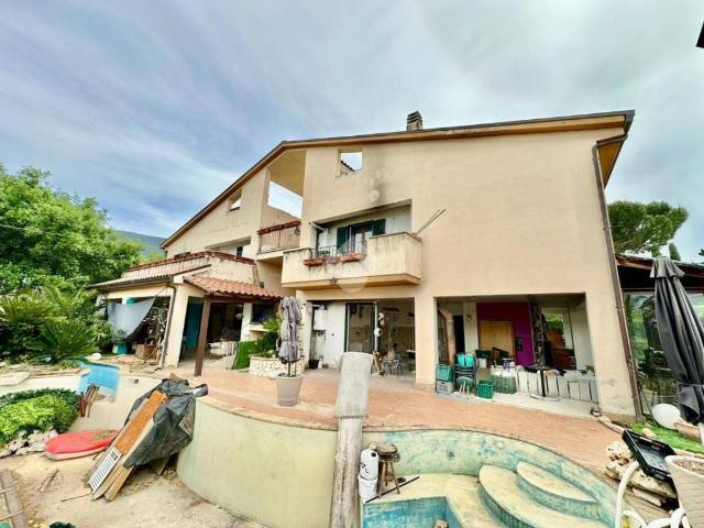 Villa in vendita a Campello sul Clitunno PG