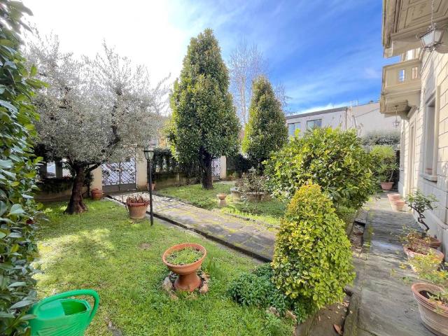 Villa in vendita a Campi Bisenzio FI