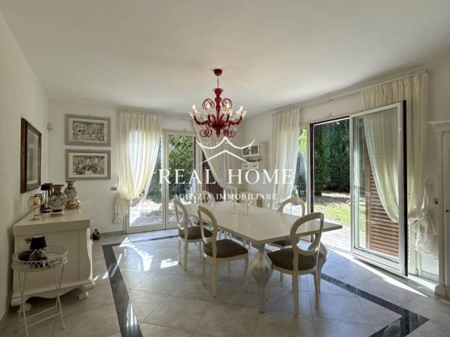 Villa in vendita a Campi Bisenzio FI