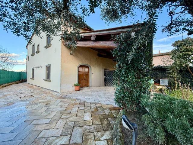 Villa in vendita a Campi Bisenzio FI