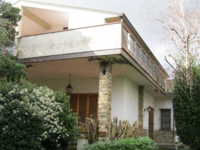 Villa in vendita a Campi Bisenzio FI