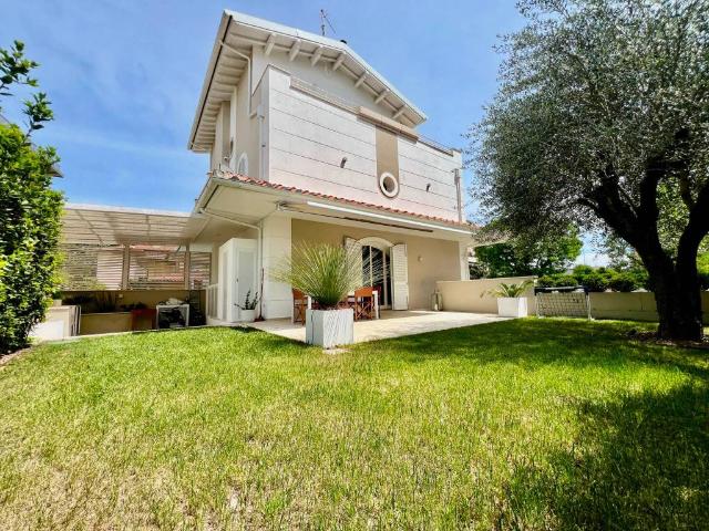 Villa in vendita a Campi Bisenzio FI