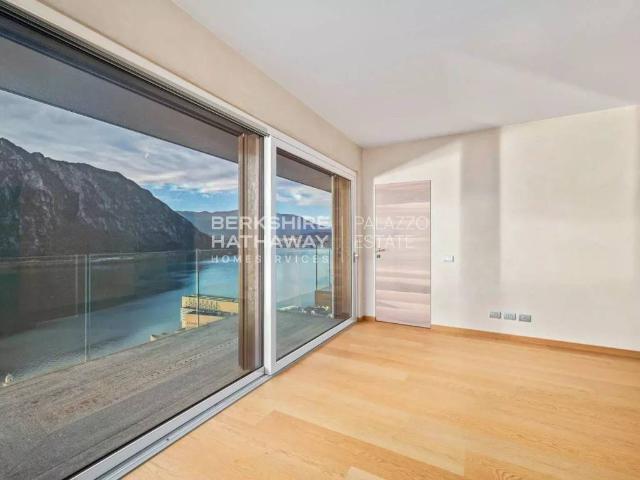 Villa in vendita a Campione d'Italia CO