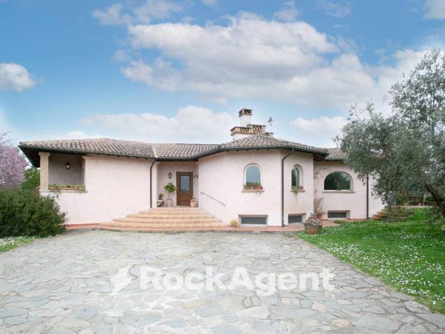 Villa in vendita a Canale Monterano RM