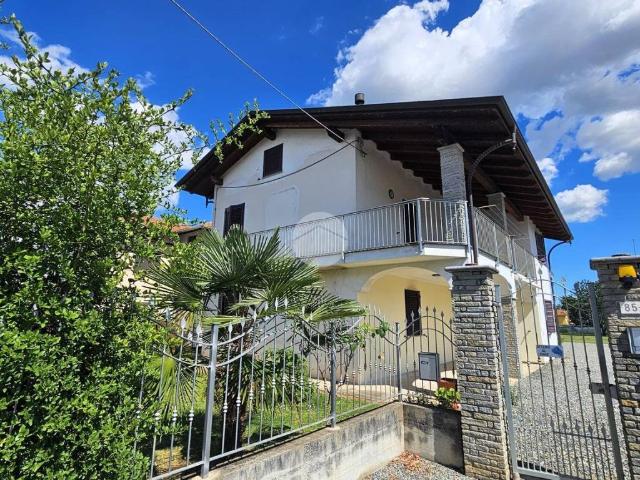 Villa in vendita a Candelo BI