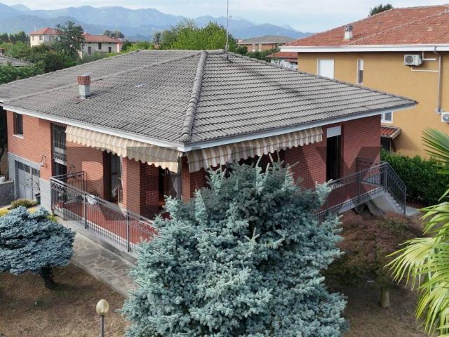 Villa in vendita a Candelo BI