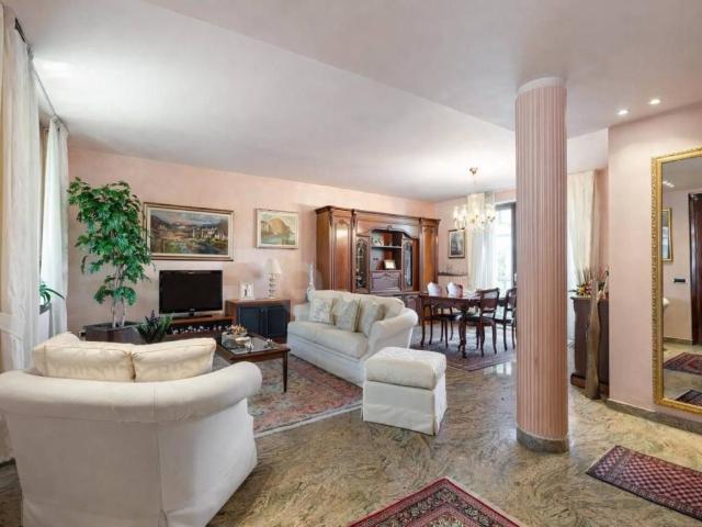 Villa in vendita a Canegrate MI