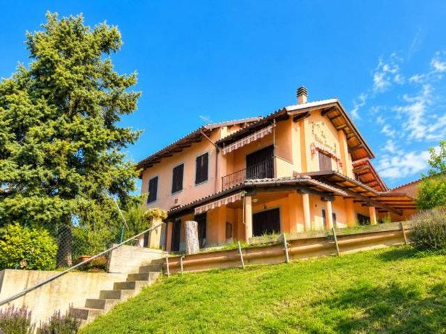 Villa in vendita a Canelli
