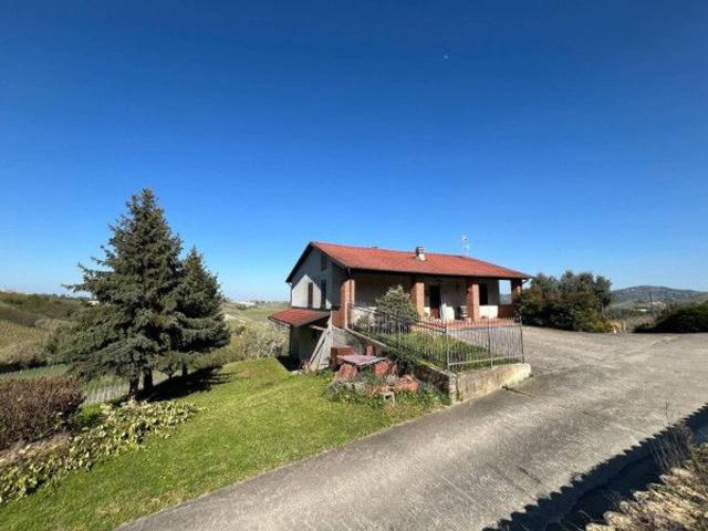 Villa in vendita a Canelli
