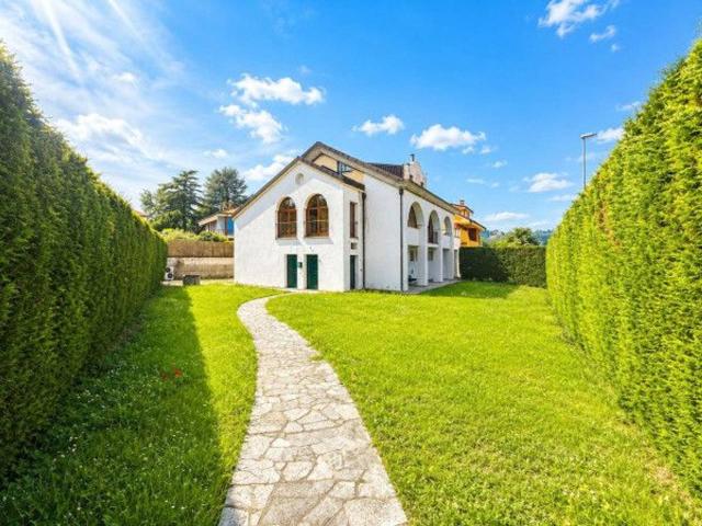 Villa in vendita a Canelli