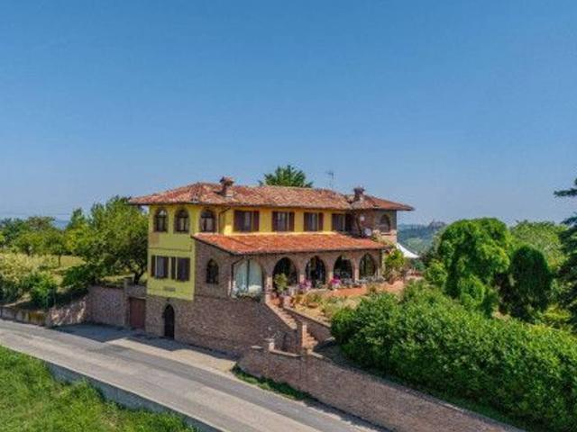 Villa in vendita a Canelli
