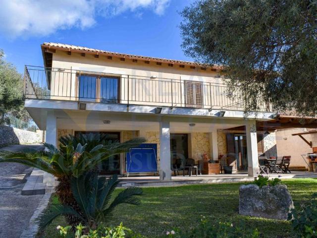Villa in vendita a Canicattini Bagni SR