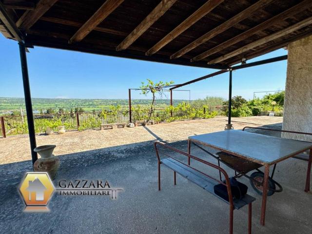 Villa in vendita a Canicattini Bagni SR