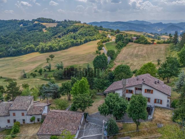 Villa in vendita a Canossa
