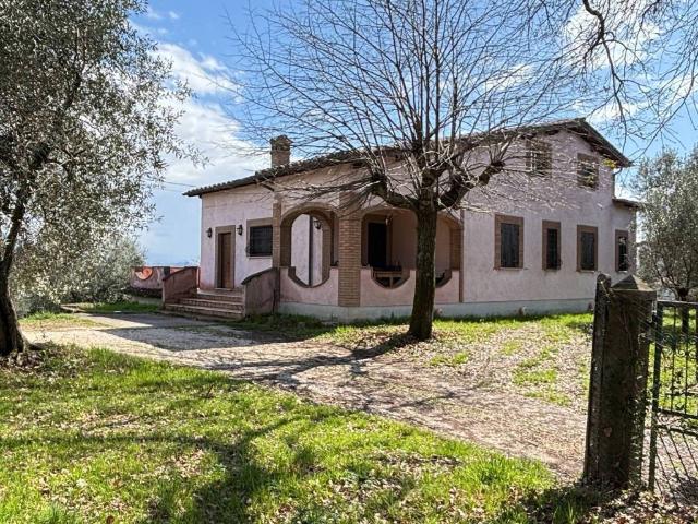 Villa in vendita a Cantalupo in Sabina RI