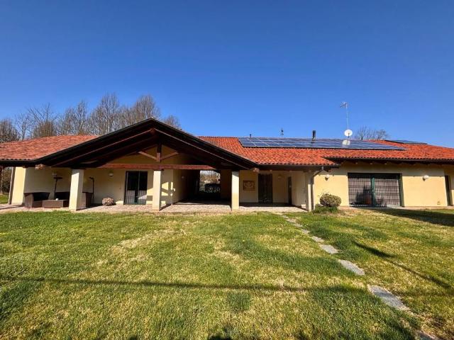 Villa in vendita a Cantarana AT