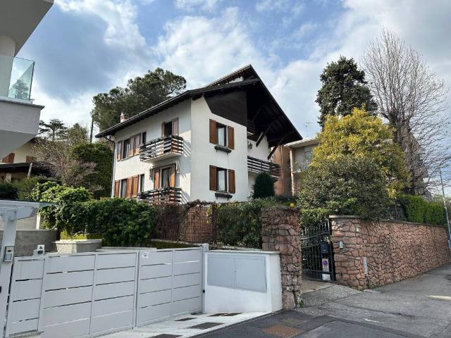Villa in vendita a Cantù CO
