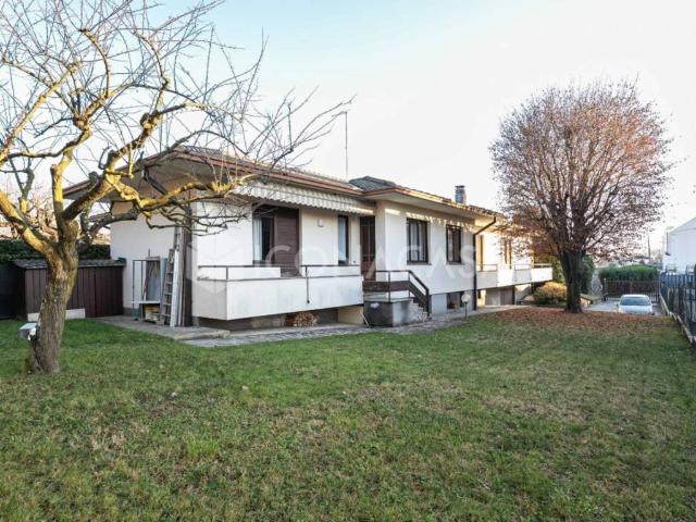 Villa in vendita a Cantù CO